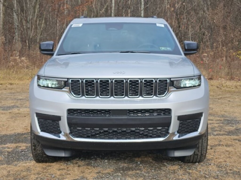New 2025 Jeep Grand Cherokee L Laredo Sport Utility