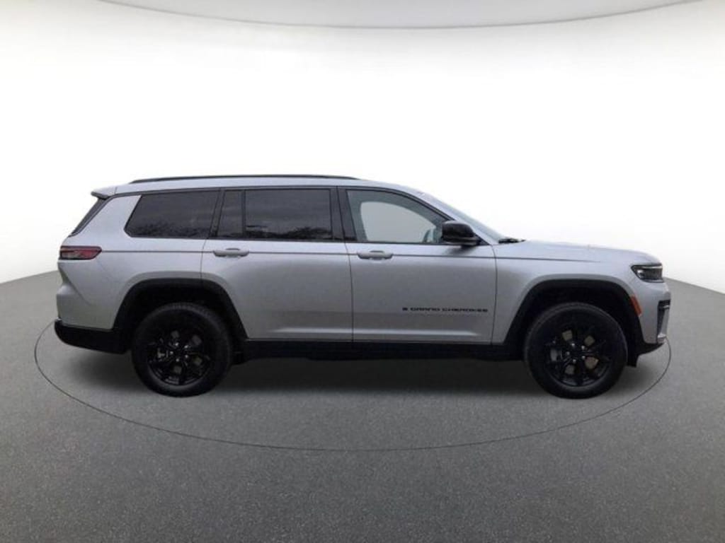 New 2026 Jeep Grand Cherokee L Laredo Sport Utility