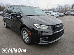 2026 Chrysler Pacifica Select Passenger Van