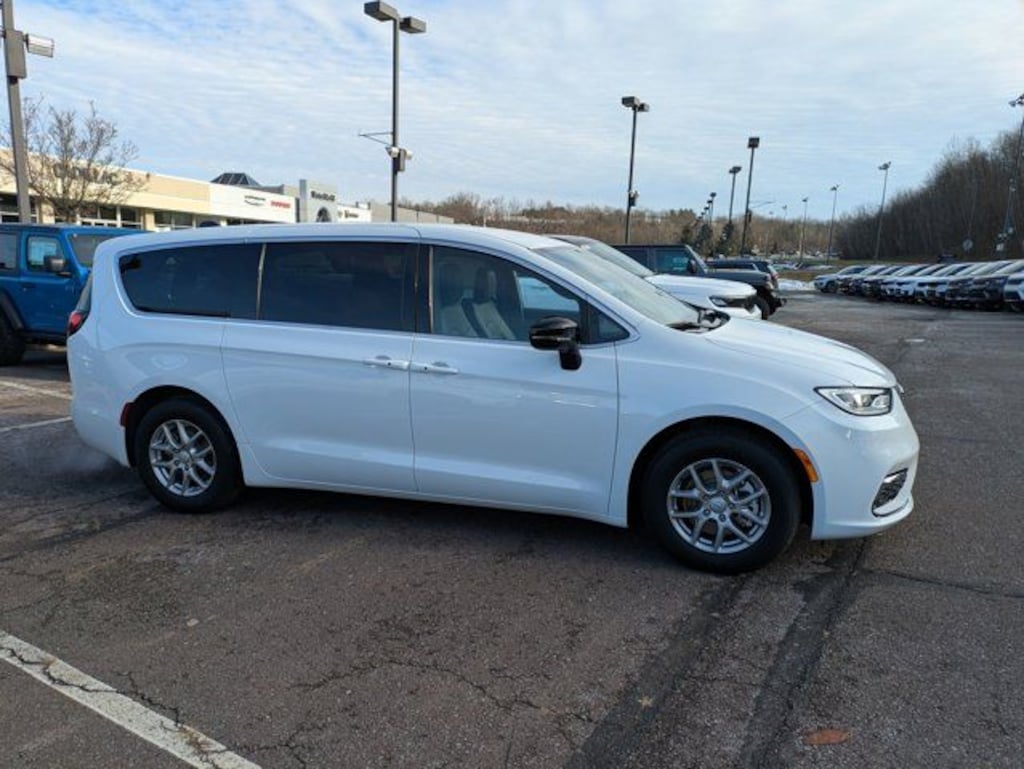 New 2026 Chrysler Pacifica Select Passenger Van