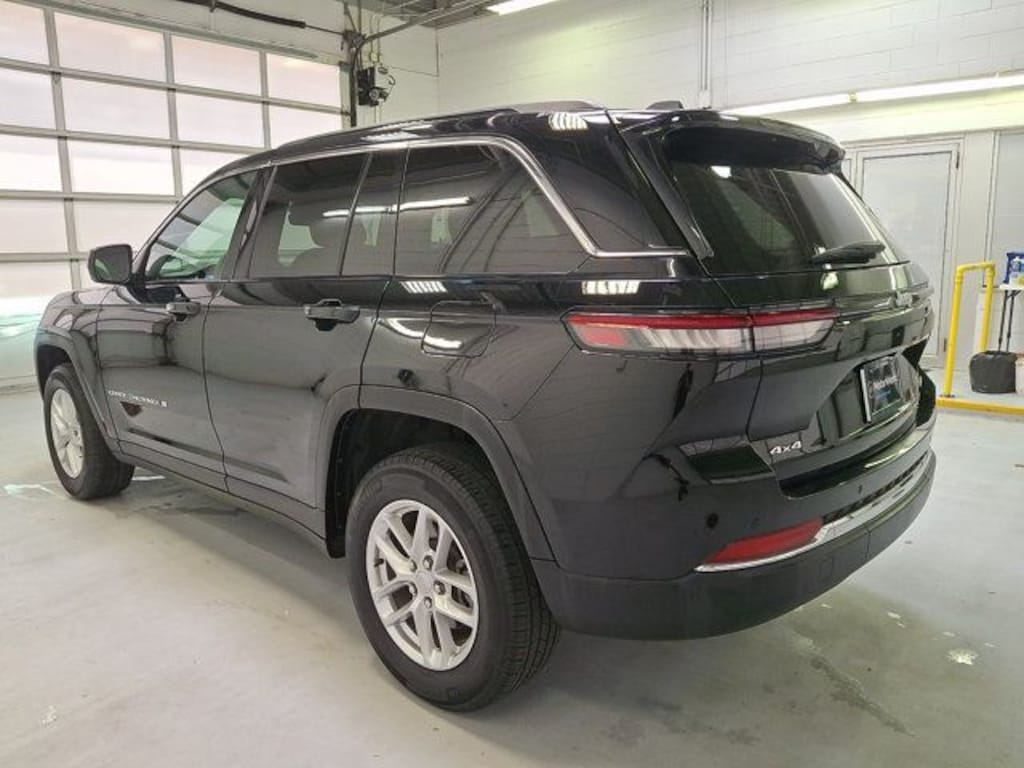 Certified 2025 Jeep Grand Cherokee Laredo SUV