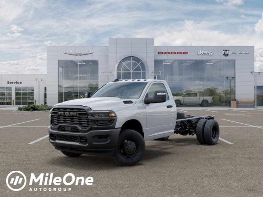 New 2026 Ram 3500 Chassis Cab Tradesman/Big Horn Pickup