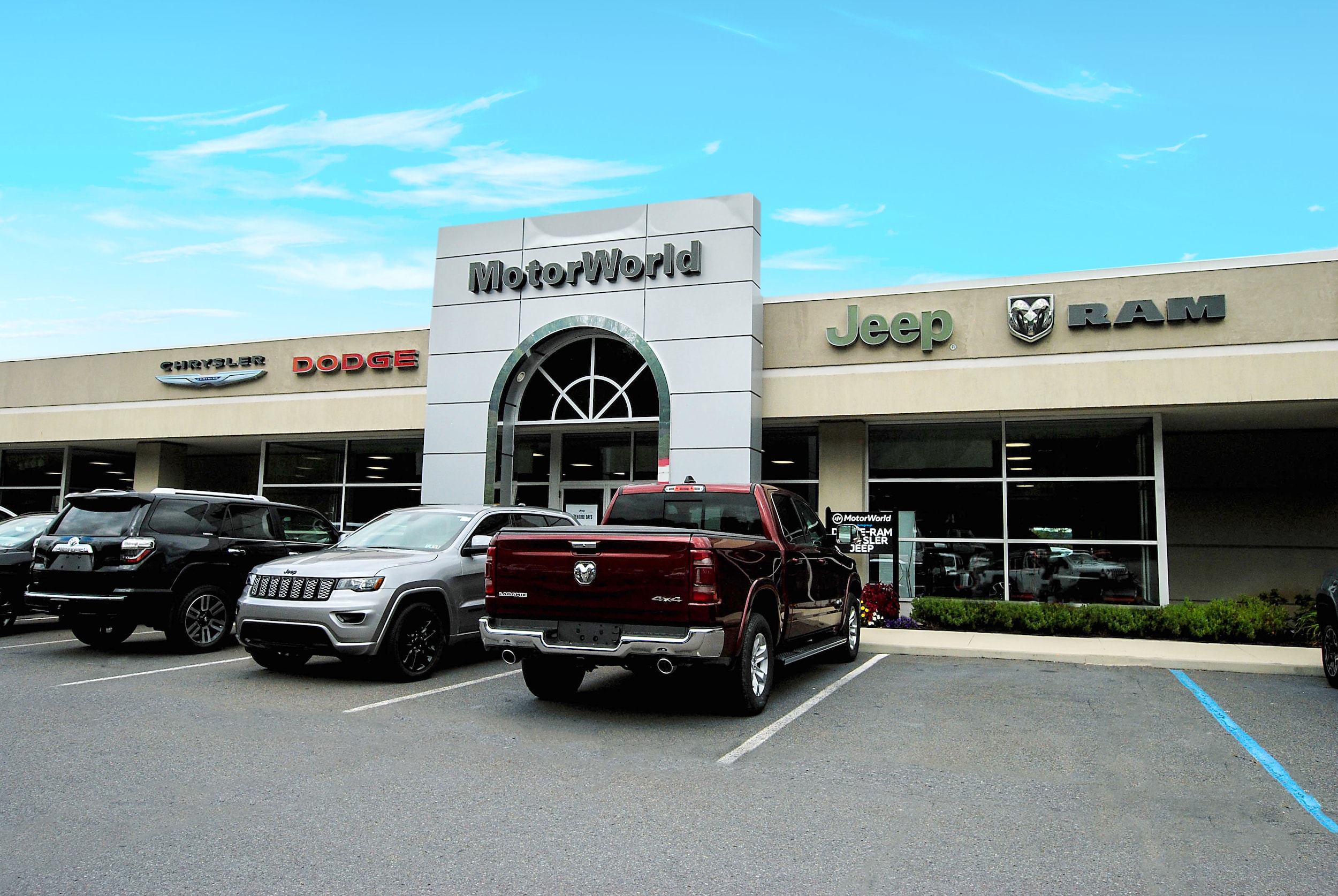 MotorWorld Chrysler Exterior