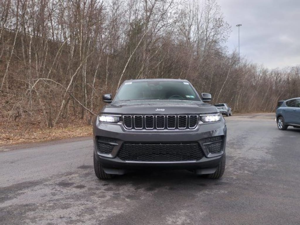New 2026 Jeep Grand Cherokee Laredo Sport Utility