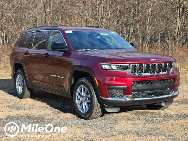 2025 Jeep Grand Cherokee L Laredo's photo