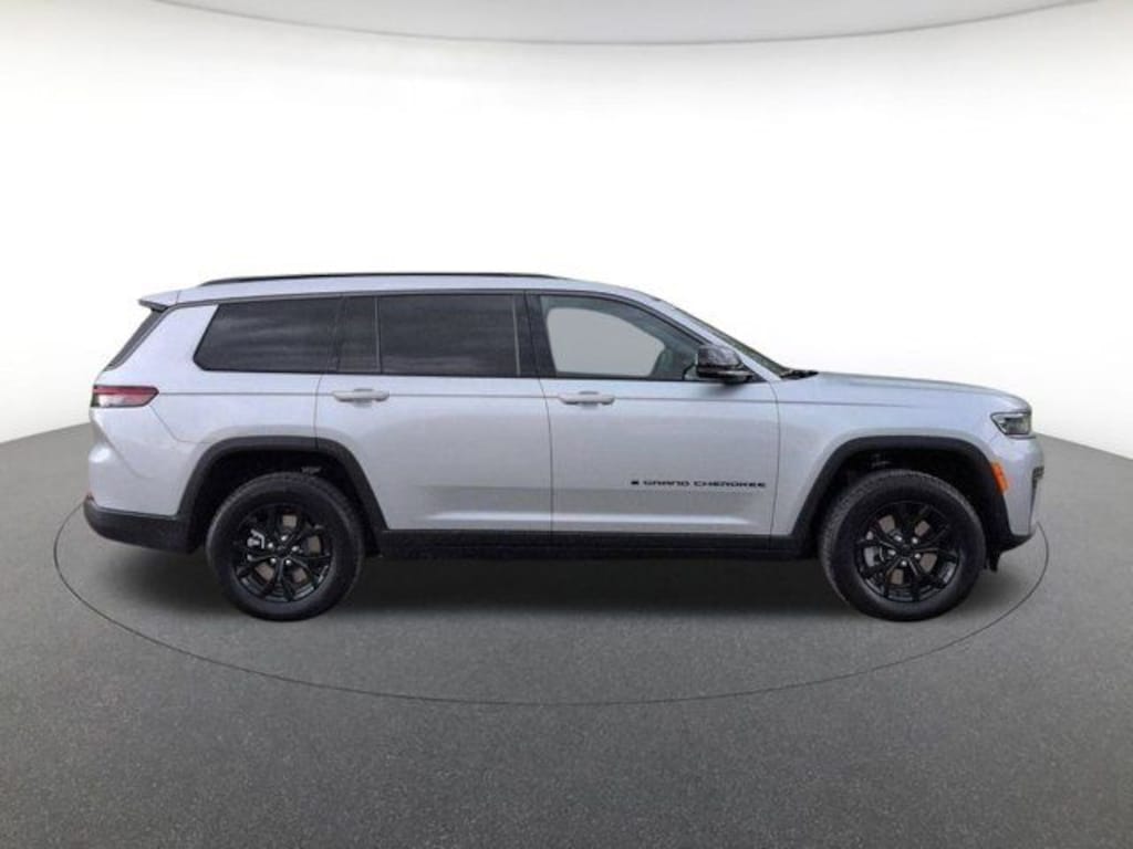 New 2026 Jeep Grand Cherokee L Laredo Sport Utility
