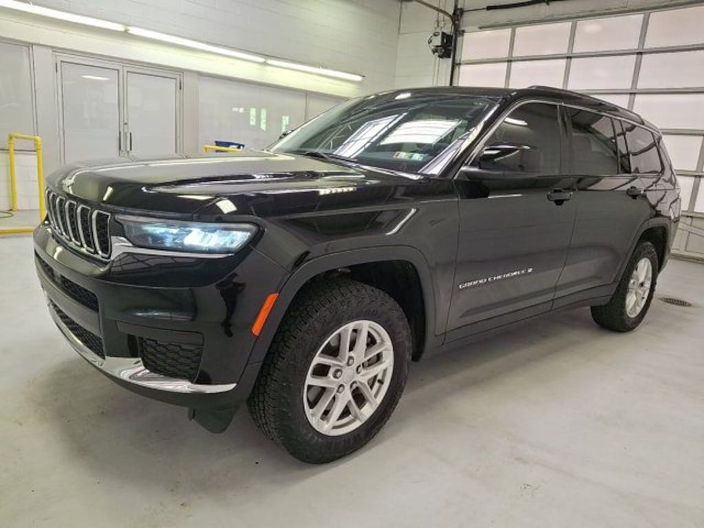 Used 2023 Jeep Grand Cherokee L Laredo SUV