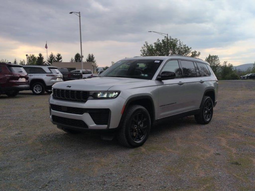 New 2026 Jeep Grand Cherokee L Laredo Sport Utility