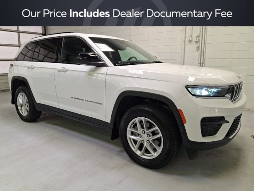 Used 2024 Jeep Grand Cherokee Laredo SUV