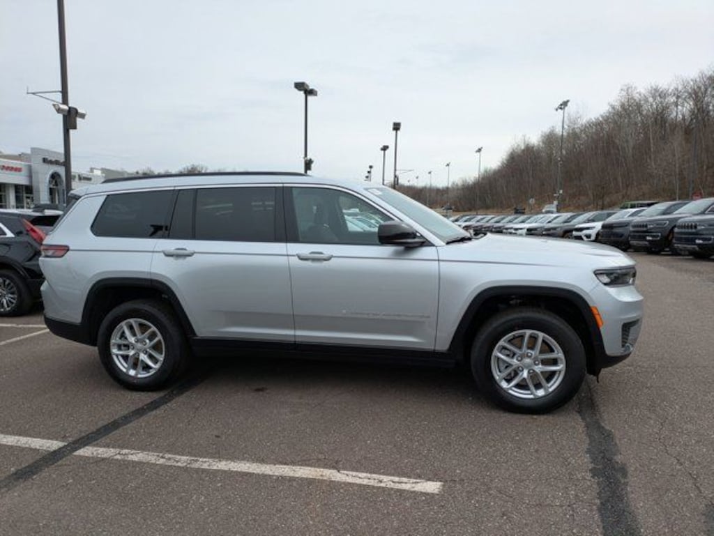 New 2025 Jeep Grand Cherokee L Laredo Sport Utility