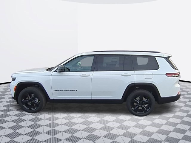2025 Jeep Grand Cherokee Limited photo 2