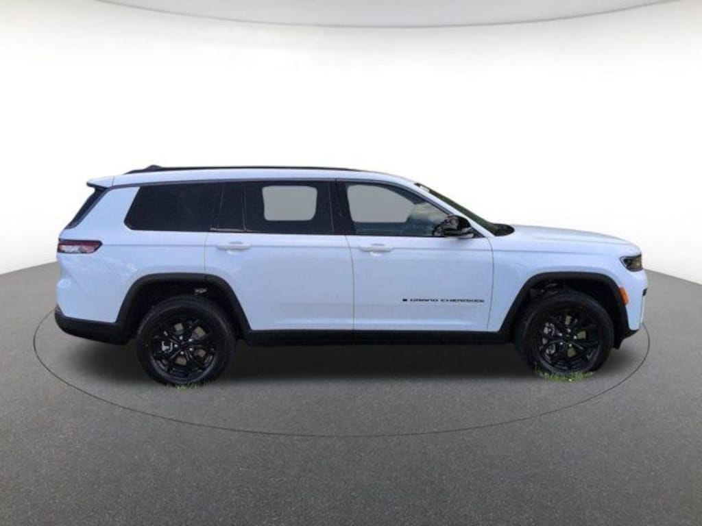 New 2026 Jeep Grand Cherokee L Laredo Sport Utility