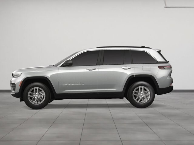 2025 Jeep Grand Cherokee Laredo photo 3