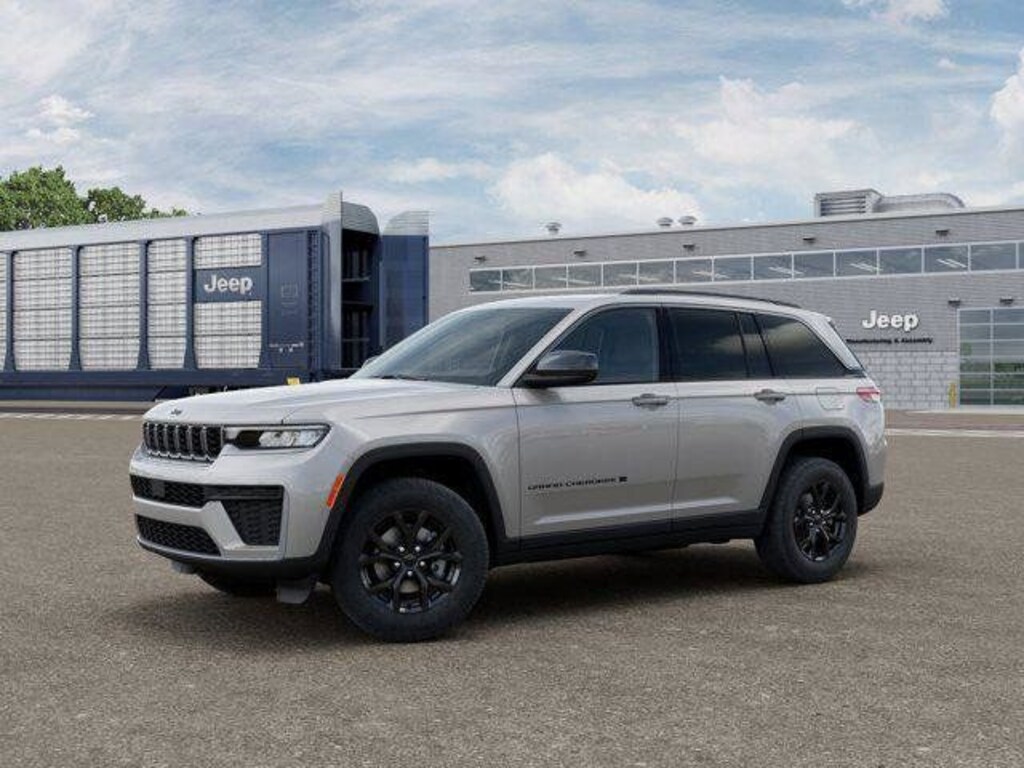 New 2026 Jeep Grand Cherokee Laredo Sport Utility