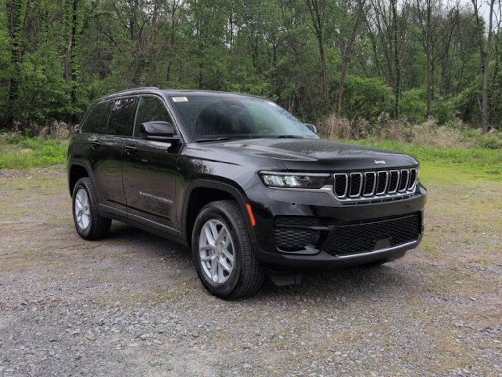 New 2026 Jeep Grand Cherokee Laredo Sport Utility