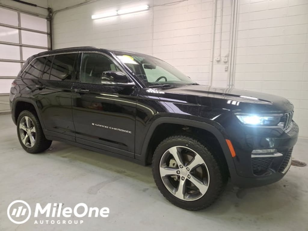 Used 2023 Jeep Grand Cherokee Limited SUV