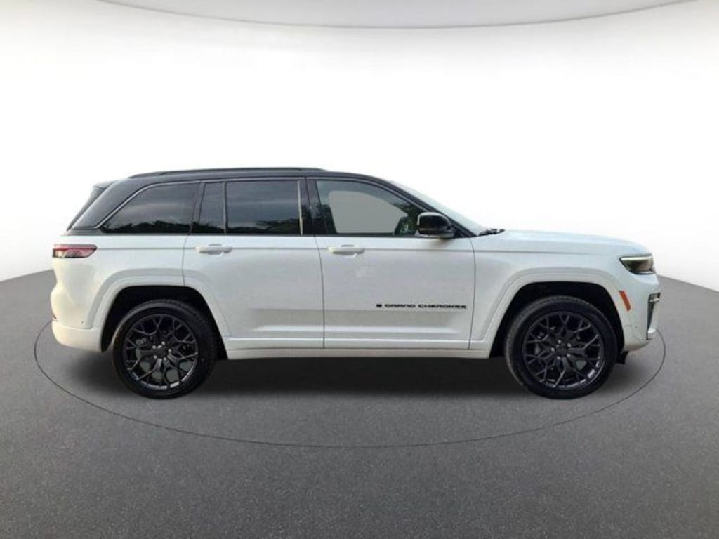 New 2026 Jeep Grand Cherokee Summit Sport Utility