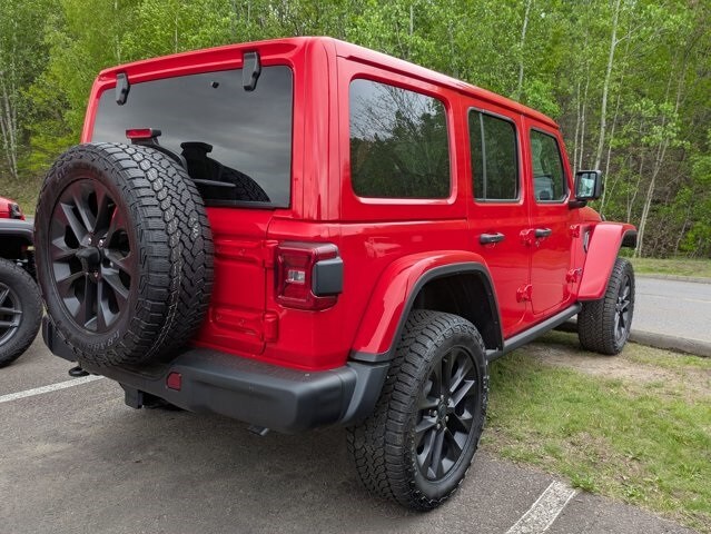 2025 Jeep Wrangler 4xe Sahara photo 4