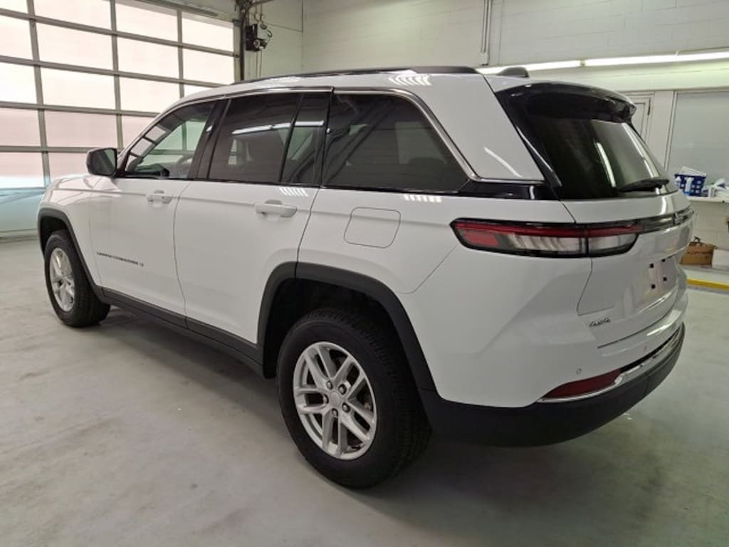 Used 2023 Jeep Grand Cherokee Laredo SUV