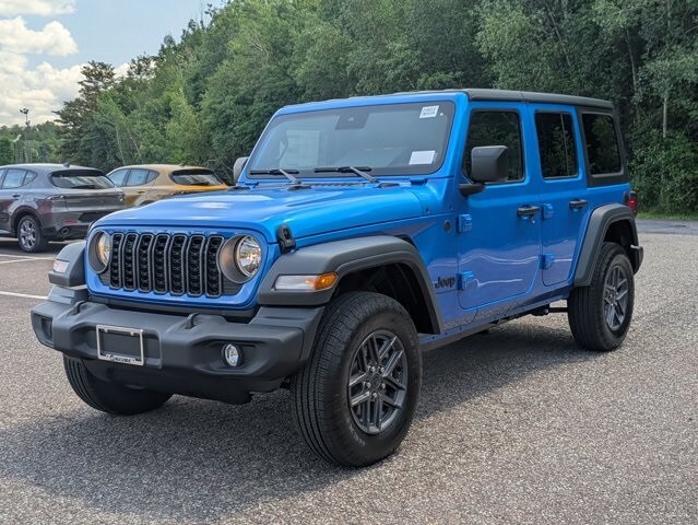2025 Jeep Wrangler Sport S photo 3
