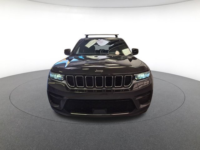 Used 2025 Jeep Grand Cherokee Laredo SUV