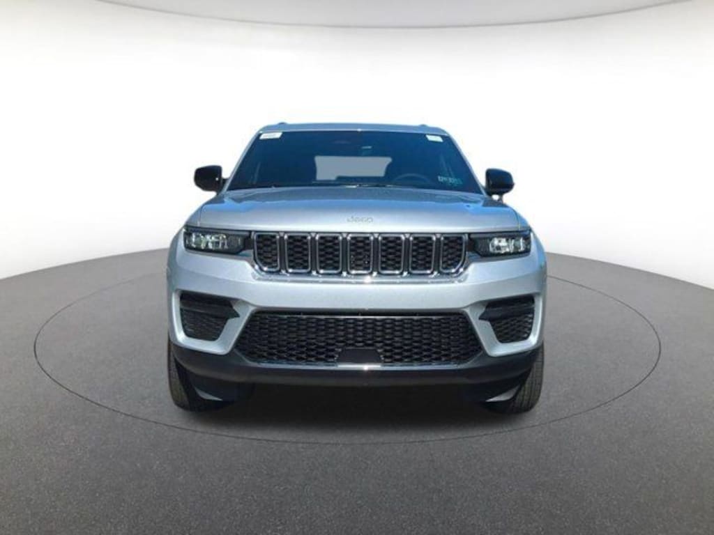 New 2026 Jeep Grand Cherokee Laredo Sport Utility