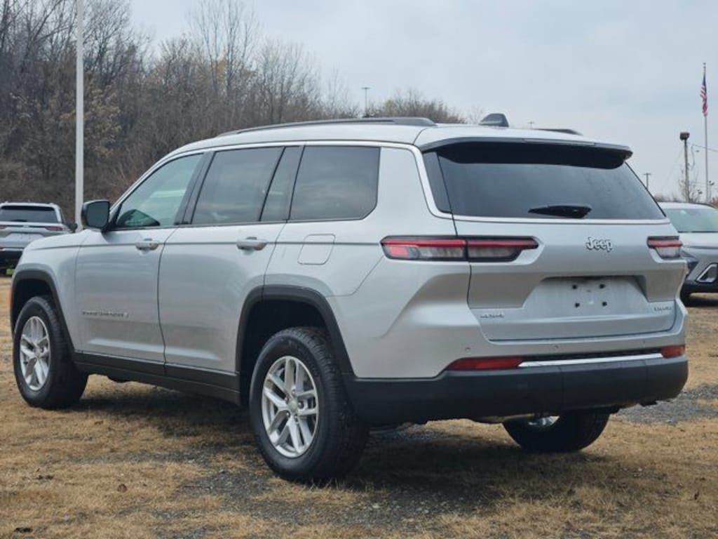 New 2025 Jeep Grand Cherokee L Laredo Sport Utility