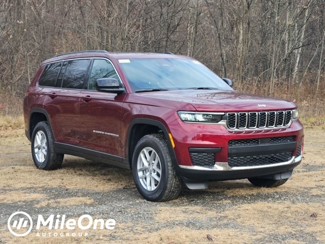 2025 Jeep Grand Cherokee L Laredo's photo