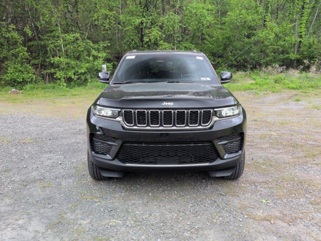 New 2026 Jeep Grand Cherokee Laredo Sport Utility