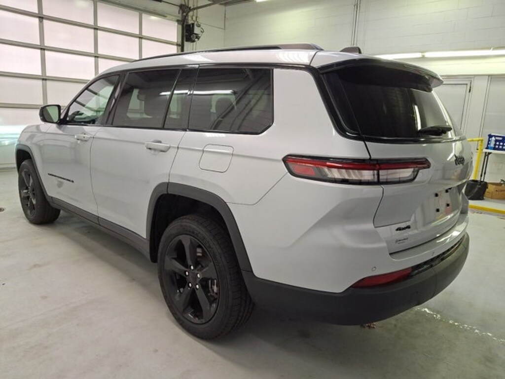 Used 2023 Jeep Grand Cherokee L Laredo SUV