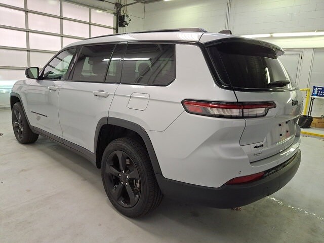 2023 Jeep Grand Cherokee Laredo photo 4