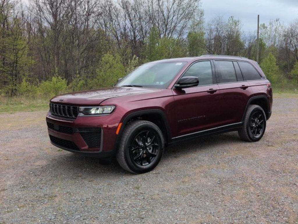 New 2026 Jeep Grand Cherokee Laredo Sport Utility