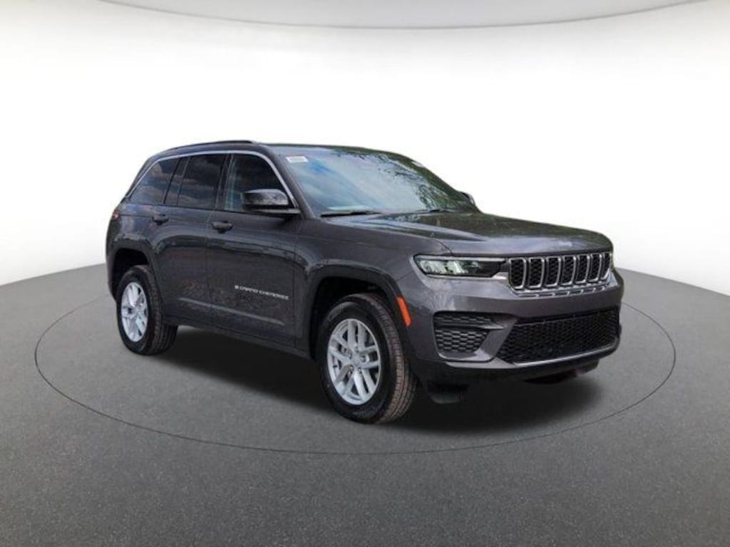 New 2026 Jeep Grand Cherokee Laredo Sport Utility