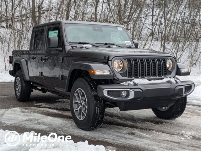 2025 Jeep Gladiator Sport S's photo