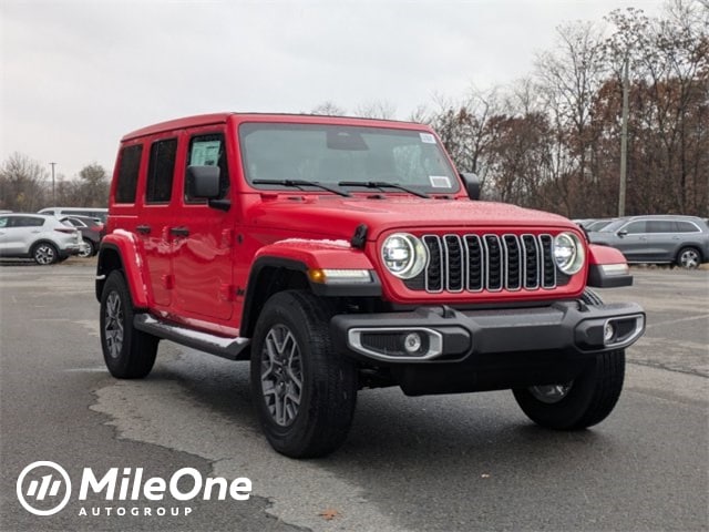 2025 Jeep Wrangler 4-Door Sahara's photo