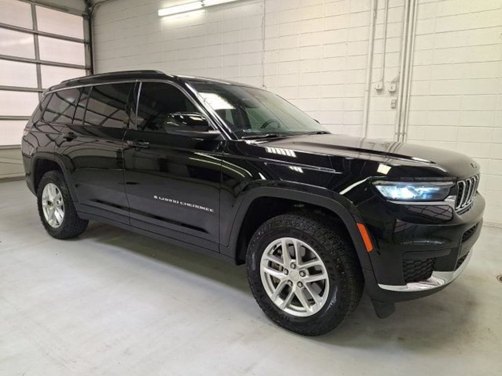 Used 2023 Jeep Grand Cherokee L Laredo SUV