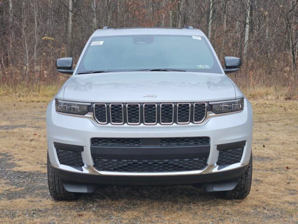 New 2025 Jeep Grand Cherokee L Laredo Sport Utility