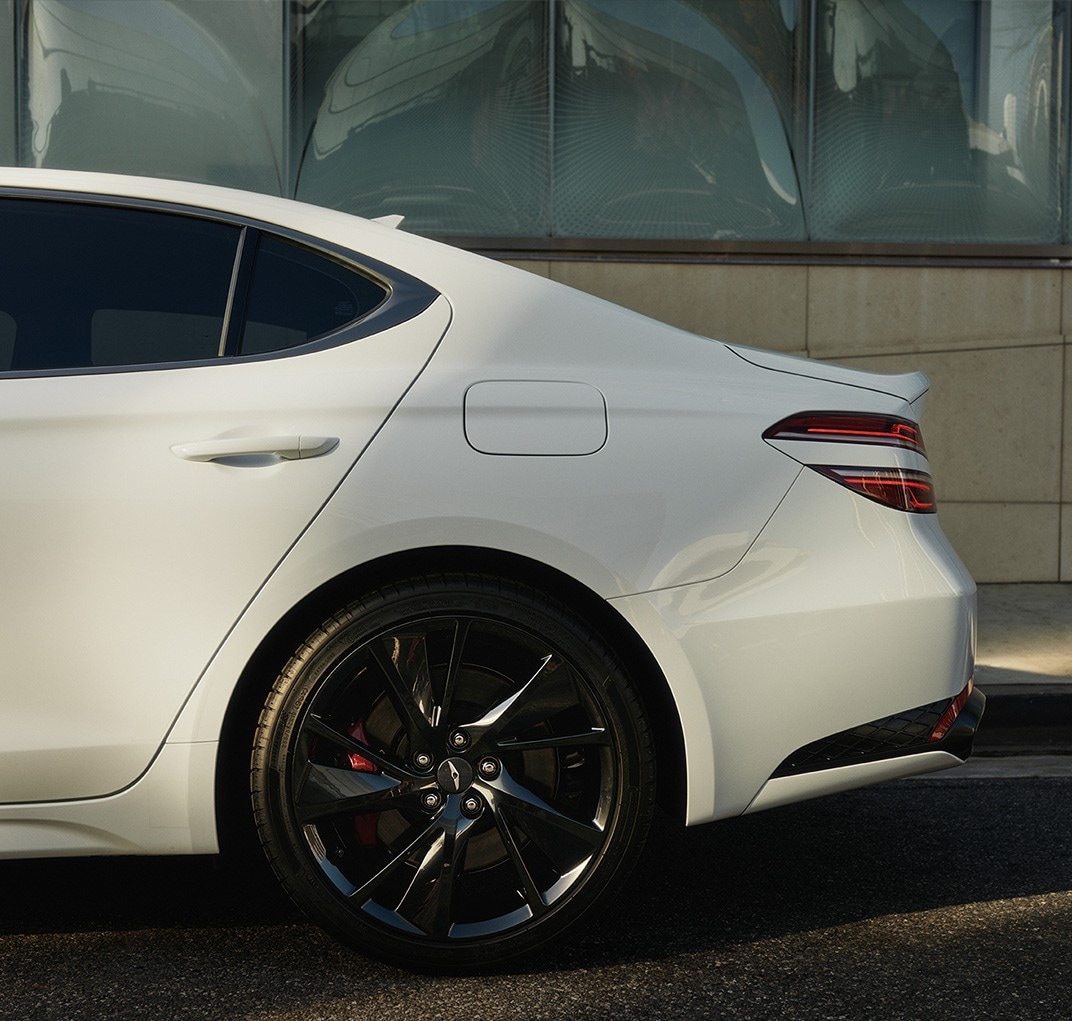 2023-Genesis-G70-Carousel-Frame-4.jpg