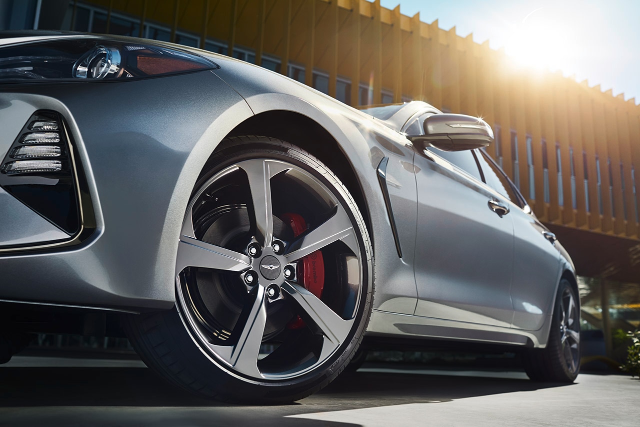 2020GenesisG70Sport0398Low7_8WheelDetail.jpg