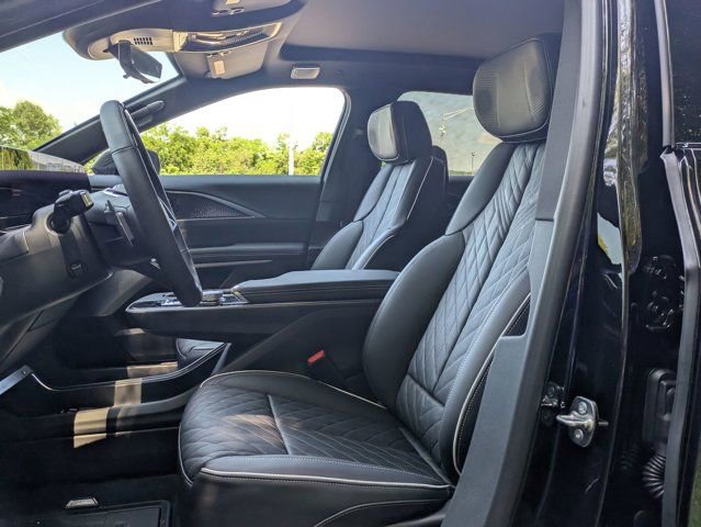 2026 Cadillac LYRIQ V Premium - Photo 13