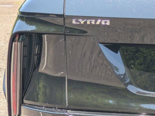 2026 Cadillac LYRIQ V Premium - Photo 25