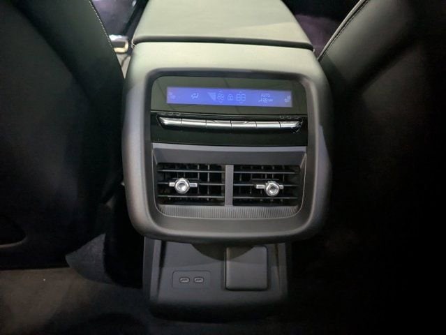 2026 Cadillac LYRIQ V Premium - Photo 10