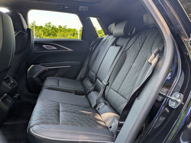 2026 Cadillac LYRIQ V Premium - Photo 9