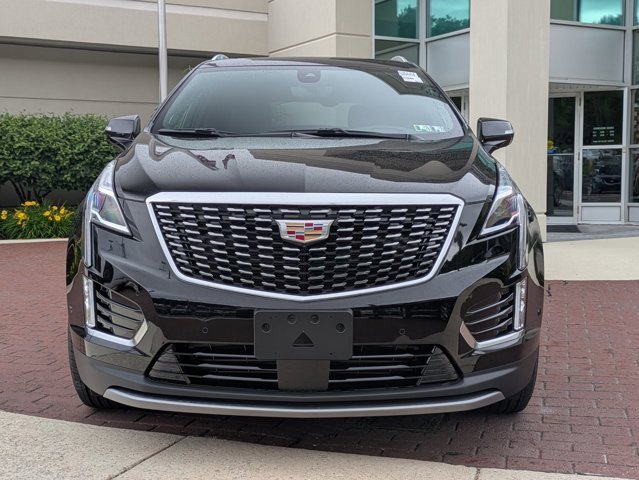 2025 Cadillac XT5 Premium Luxury photo 2