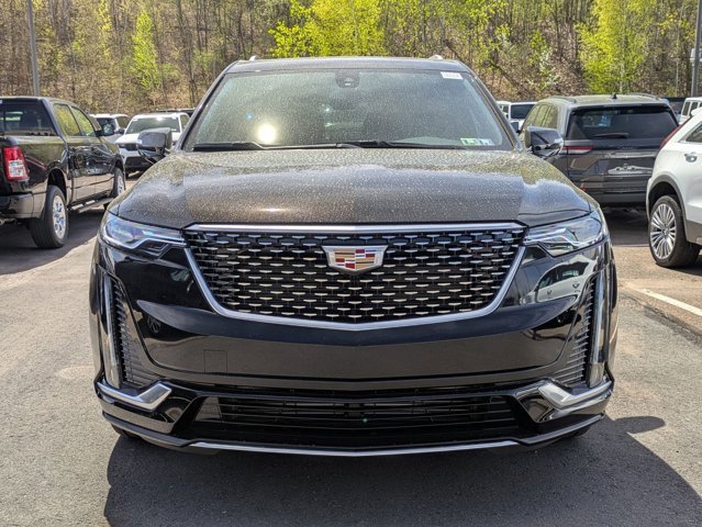2025 Cadillac XT6 Luxury photo 2