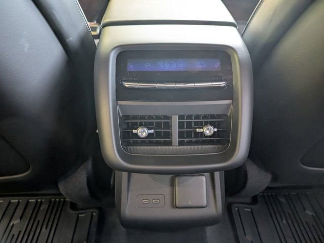 2026 Cadillac LYRIQ V Premium - Photo 10