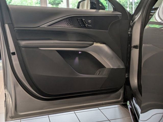 2026 Cadillac LYRIQ V Premium - Photo 12