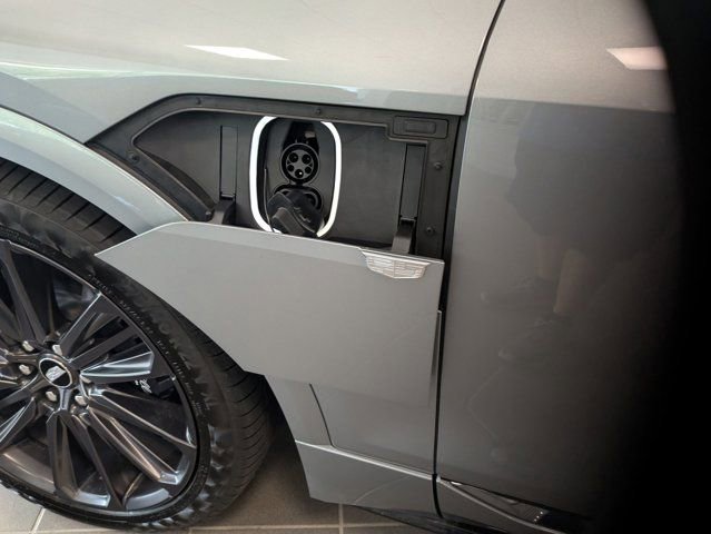 2026 Cadillac LYRIQ V Premium - Photo 27