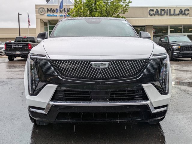 2025 Cadillac Escalade IQ Luxury photo 2