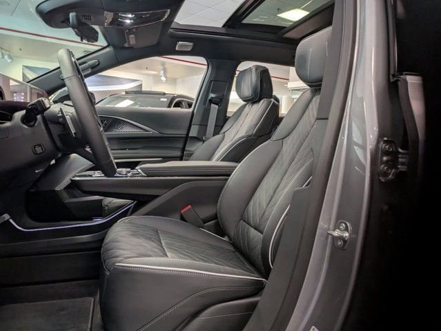 2026 Cadillac LYRIQ V Premium - Photo 13